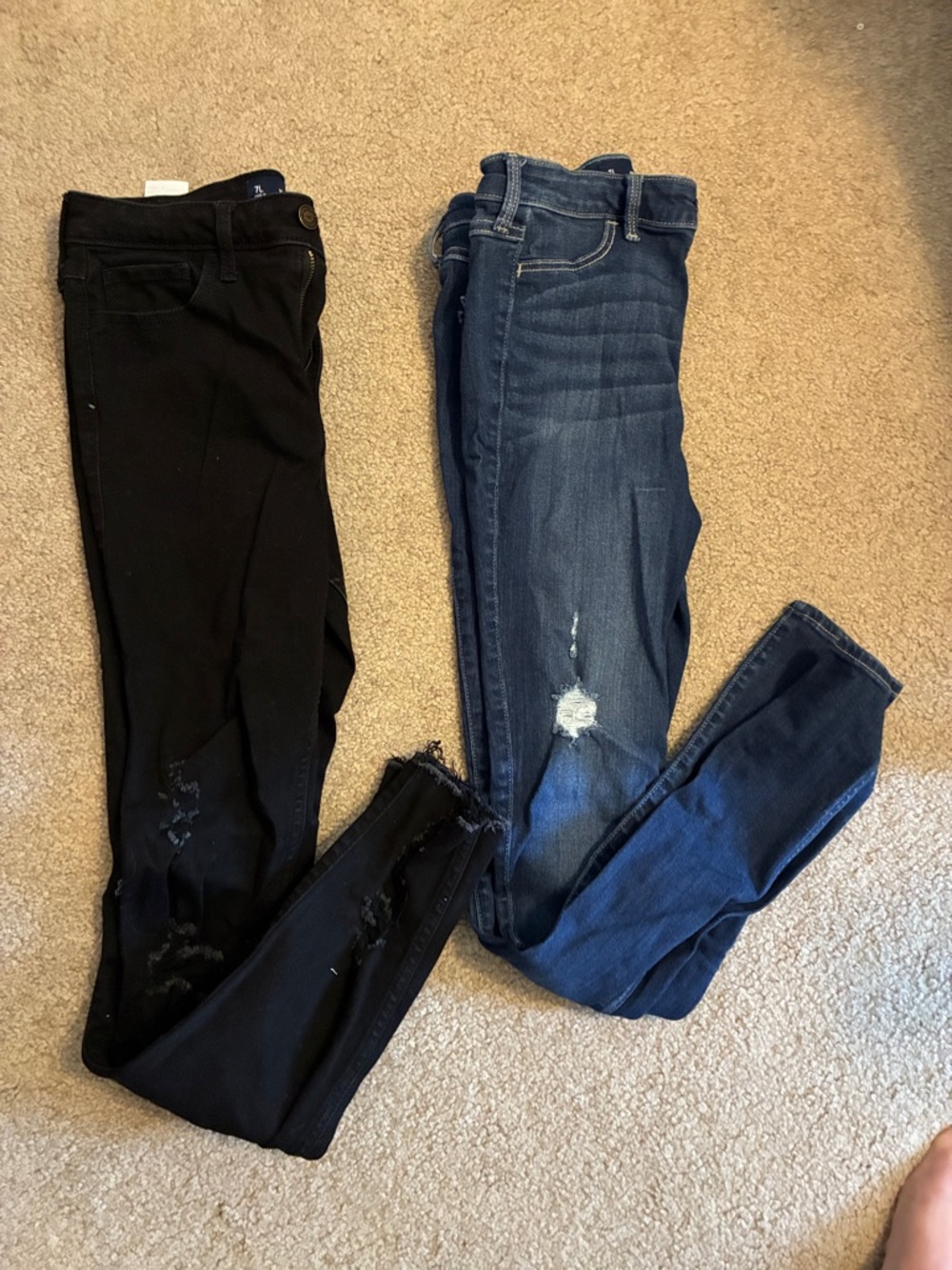 Hollister Women’s Skinny Distressed Jeans - Black & Dark Blue